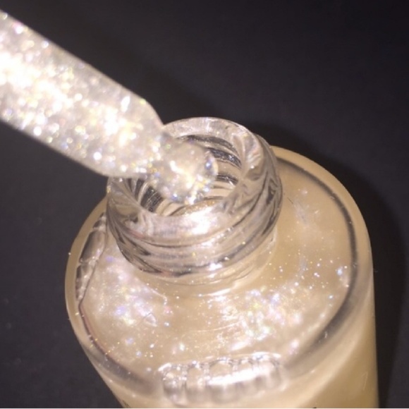 NWT Glow primer oil - Picture 4 of 5